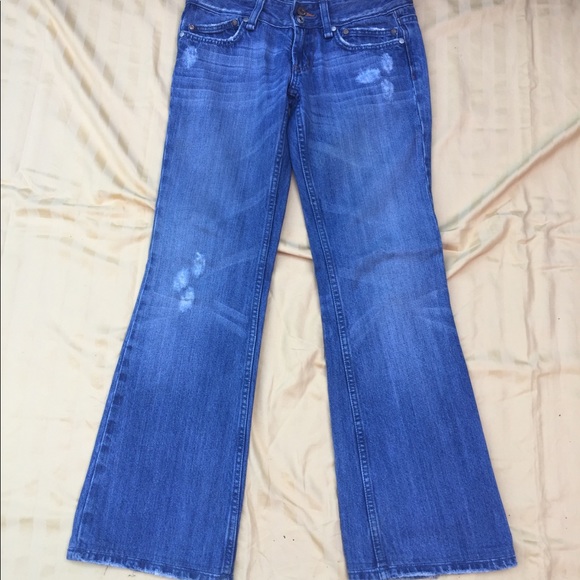 Distressed Miss Me Jeans - Picture 3 of 8